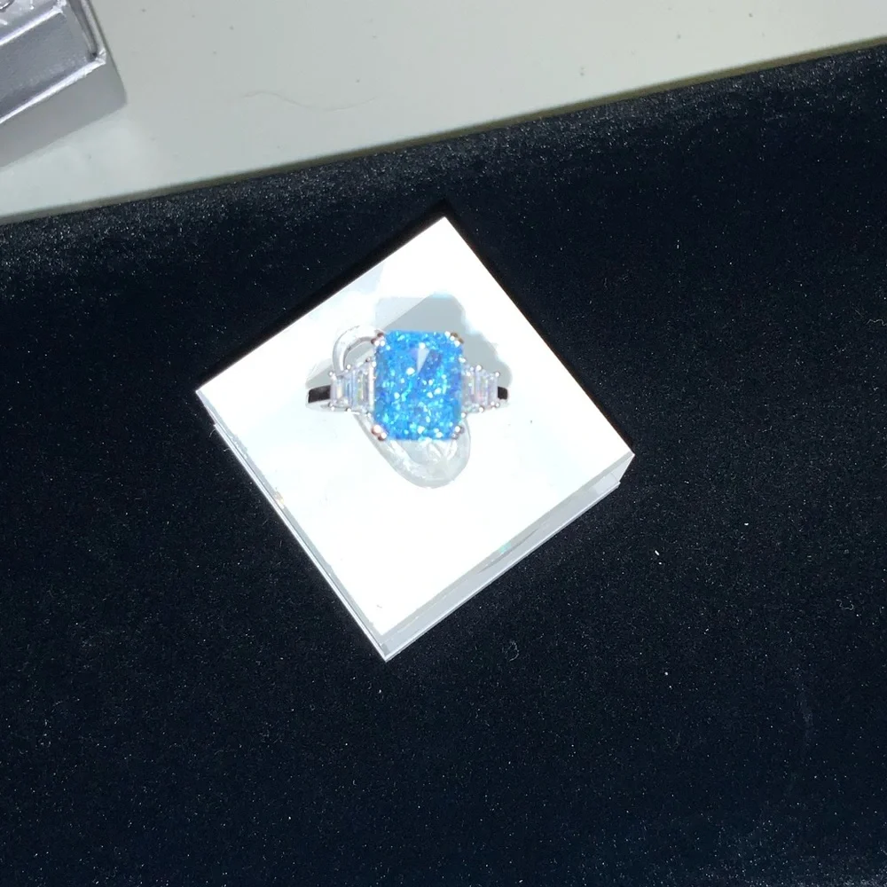 2ct Radiant Aquamarine Ring - Picture 3 of 15